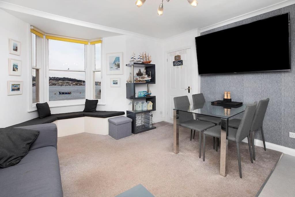 Beach Front Flat Shaldon With Parking Екстер'єр фото