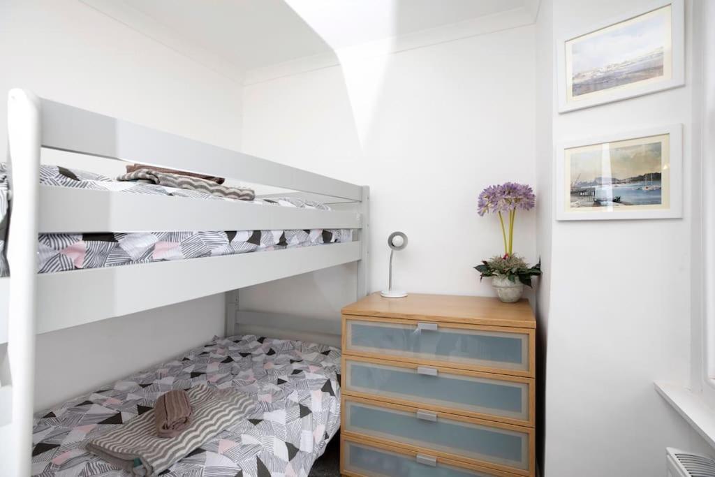 Beach Front Flat Shaldon With Parking Екстер'єр фото