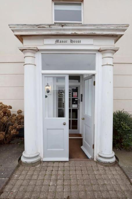 Beach Front Flat Shaldon With Parking Екстер'єр фото